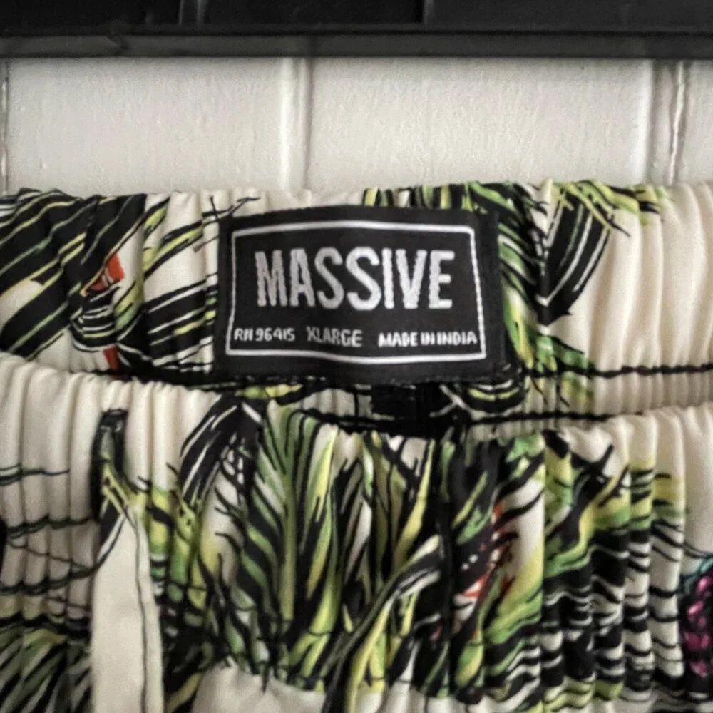 Gorgeous and Unique Men's XL Butterfly Print Shorts - By Massive. 100% Cotton !! - Picture 4 of 5